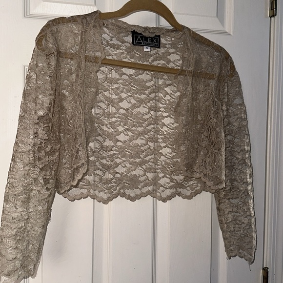 Two piece top bottles, 100% polyester with a satin lining with a lace jacket - Picture 7 of 7